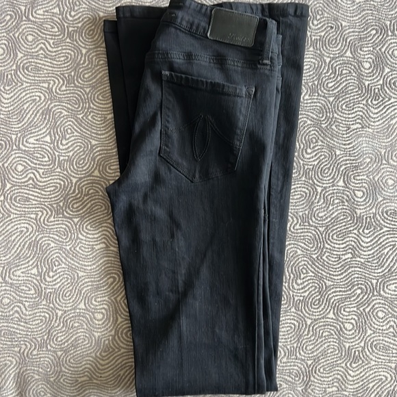 Black, low rise, flare, Level 99 Jean, in a size 25 - Picture 5 of 5